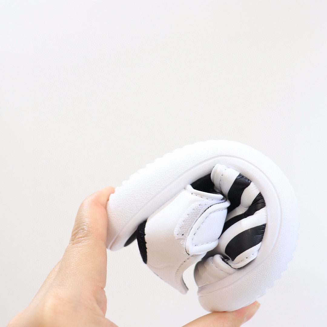 Adidas Seahorse III hole shoes" white"