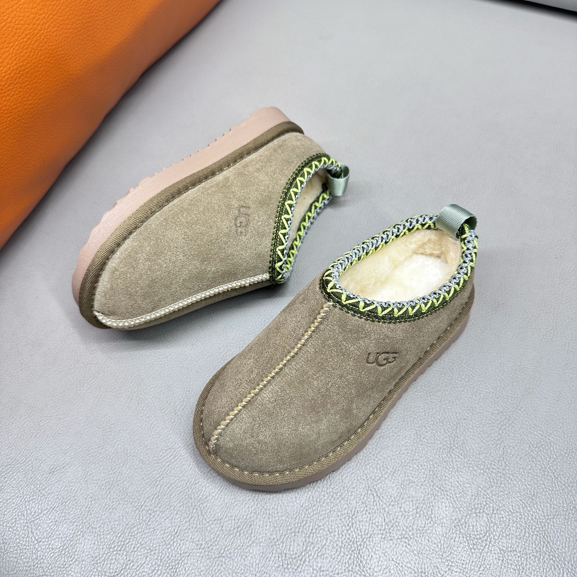 U-GG correct version" light brown"