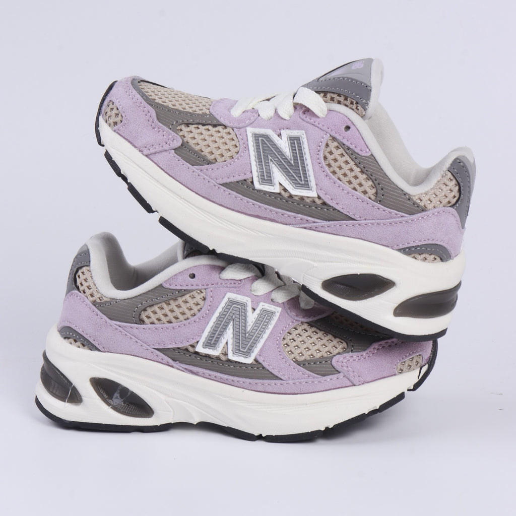 N 2010 children's shoes "A light, pastel lavender black"
