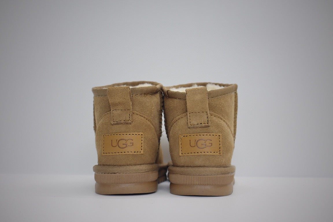 low-top UGG ankle boots" brown"