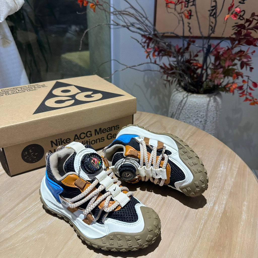 Nike ACG outdoor hiking shoes