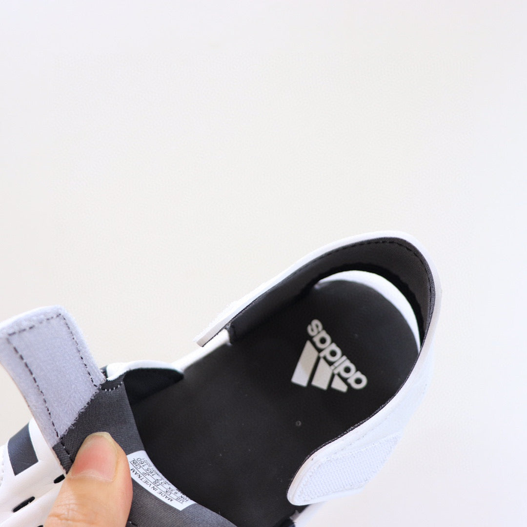Adidas Seahorse III hole shoes" white"