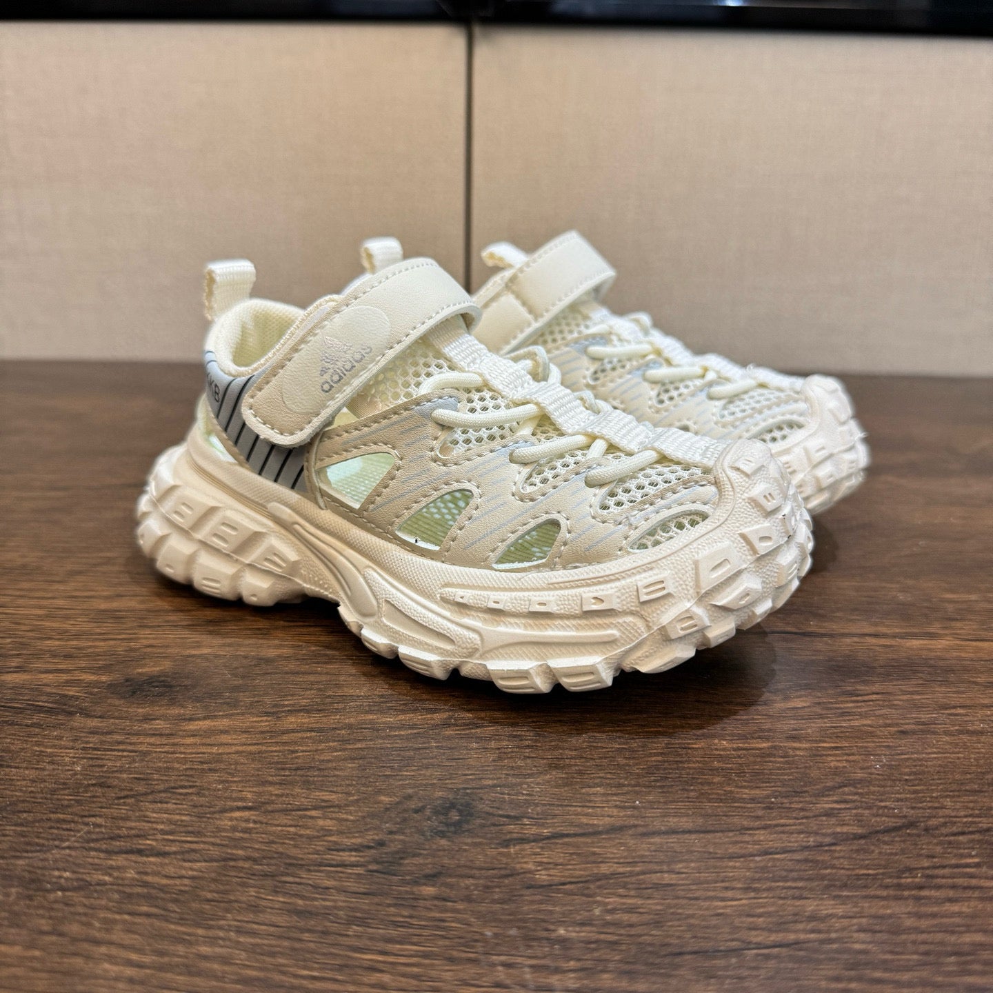Adidas tire bottom beach shoes"beige"