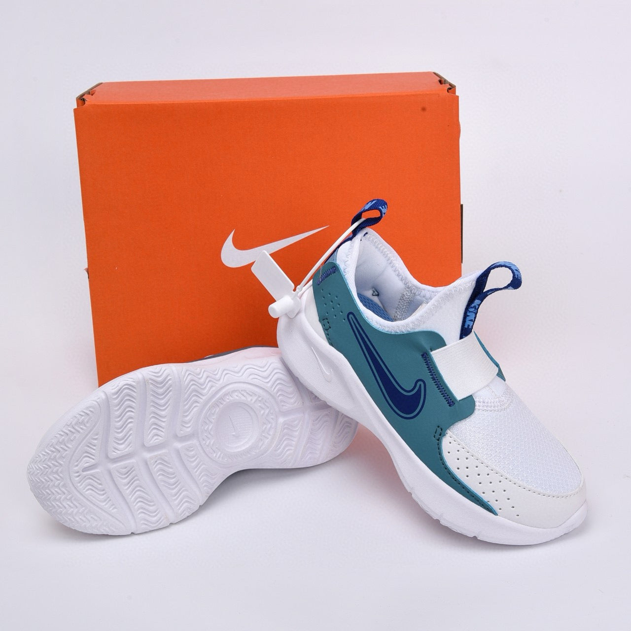 Nike slip-on running shoes"  white, greenish-blue"