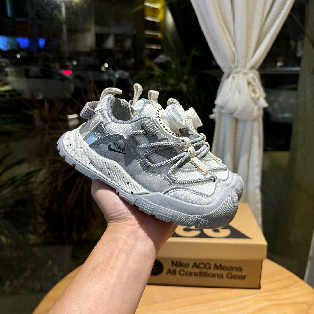 Nike ACG outdoor hiking shoes