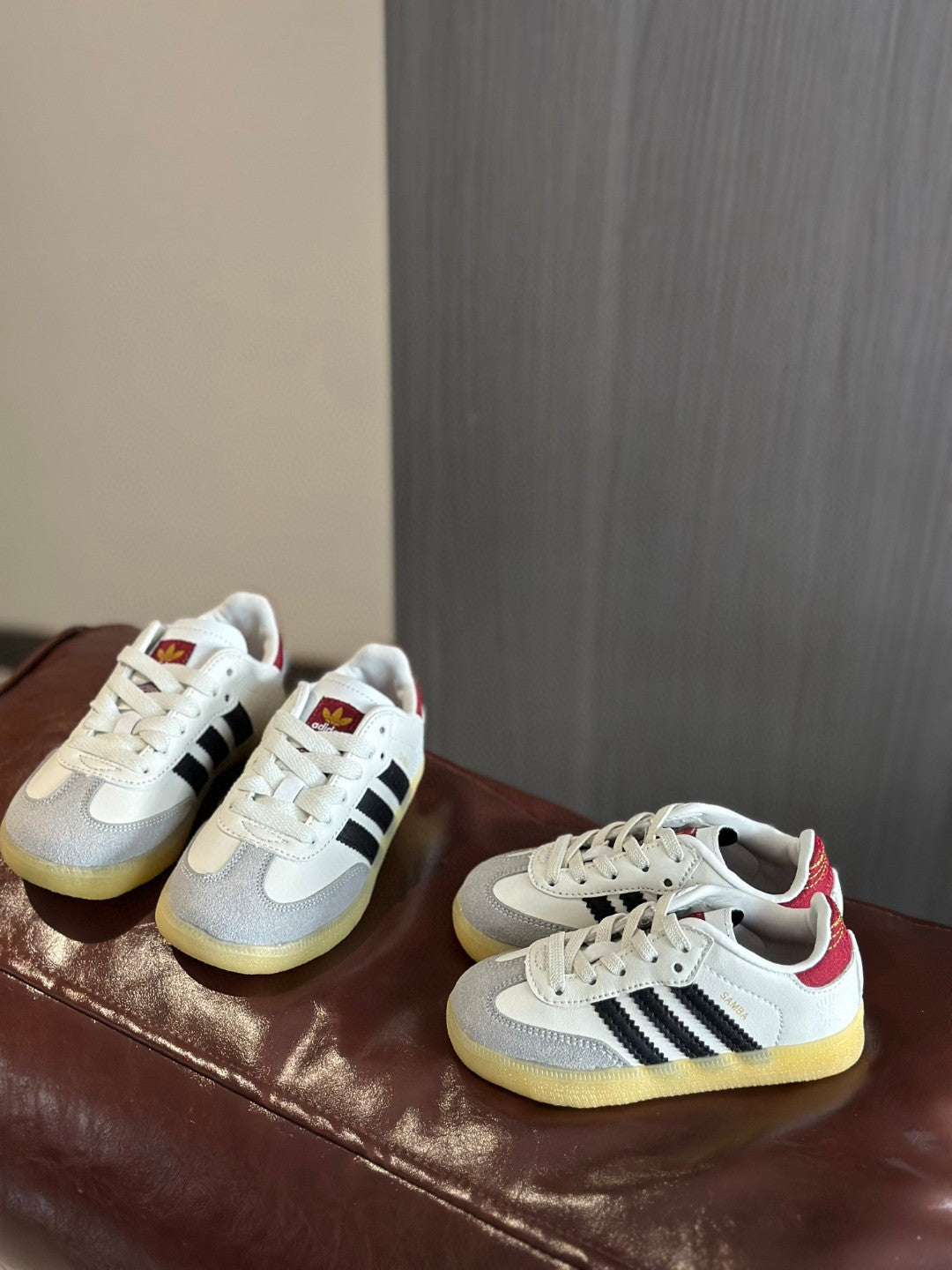 A's new children's shoelace buckle swing sports shoes