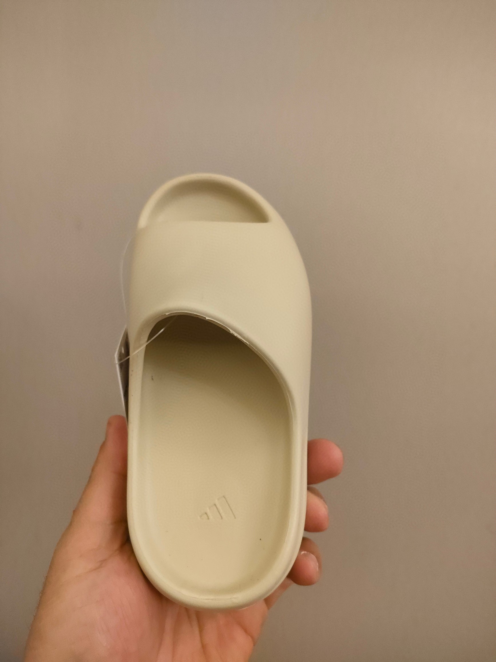 700 Coconut Slippers" cream"