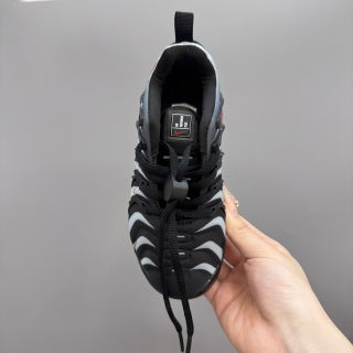 Nike AIR MAX plus full-length air cushion" black , & white"