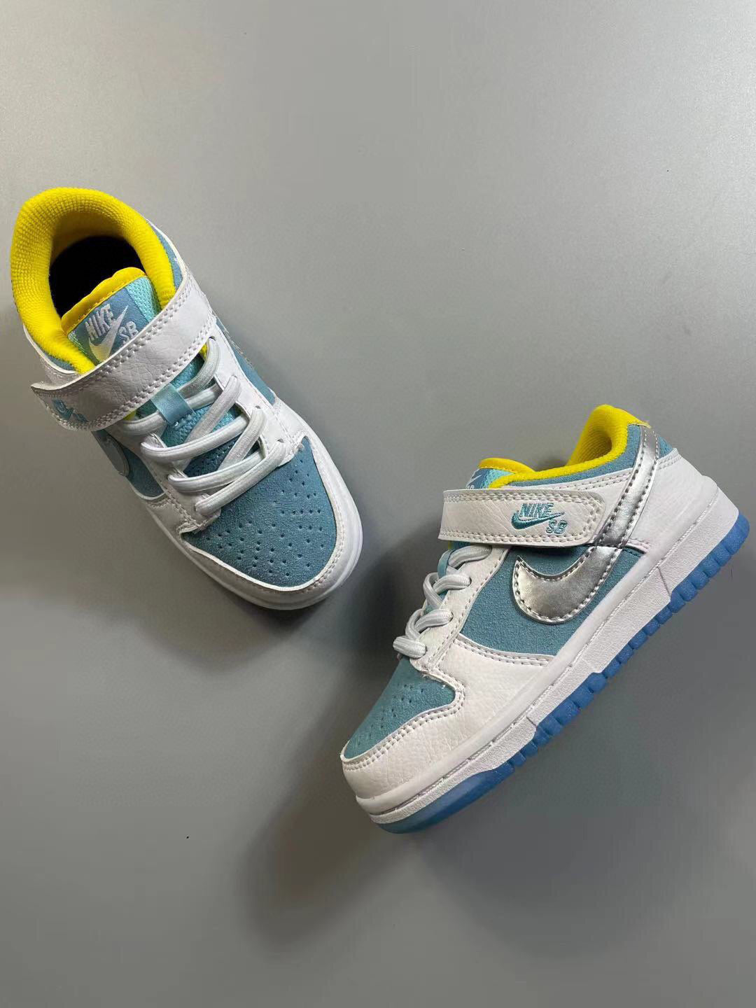Nike SB single buckle sneakers" white, blue"