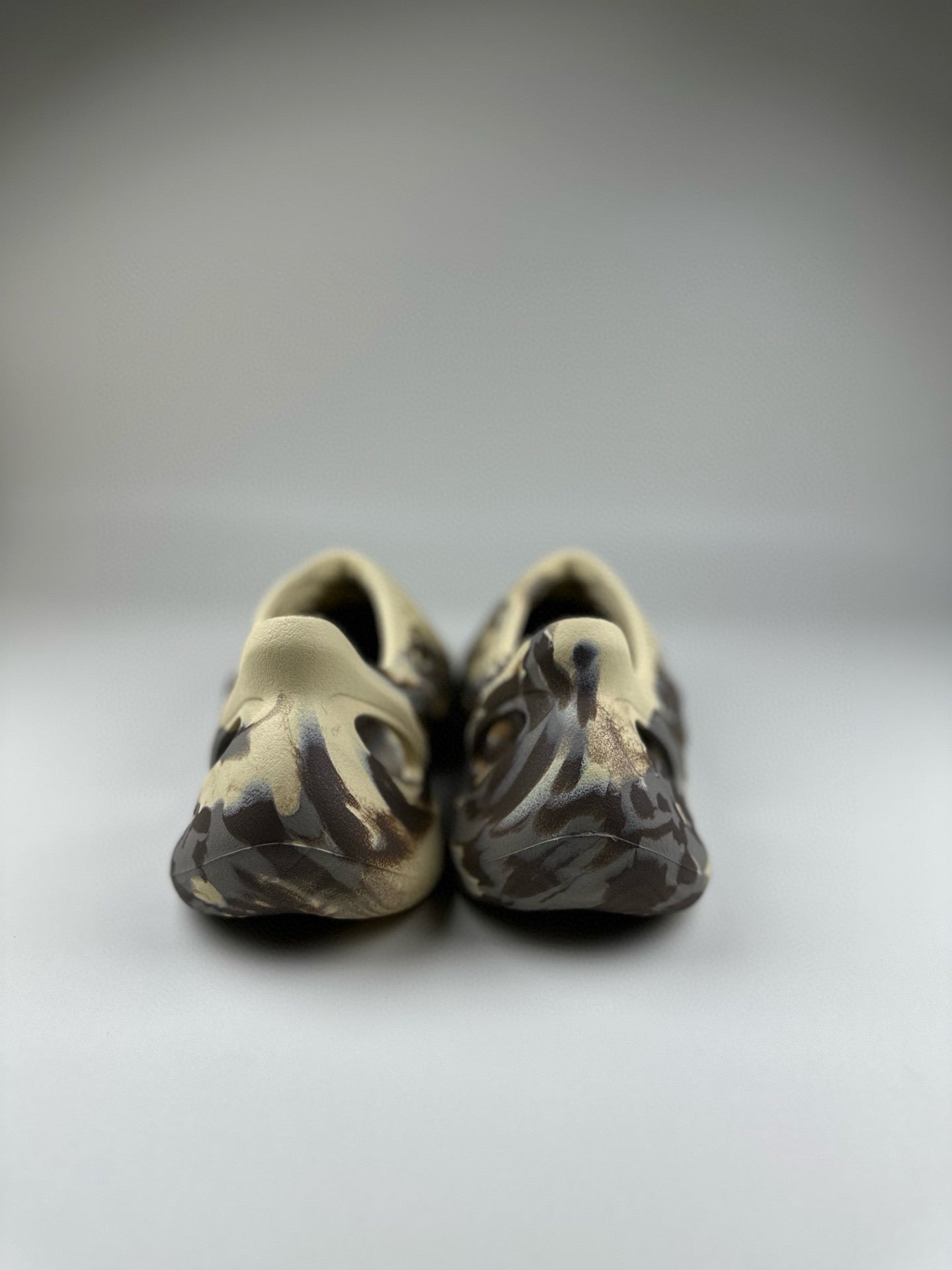 Coconut Crocs" black, cream"
