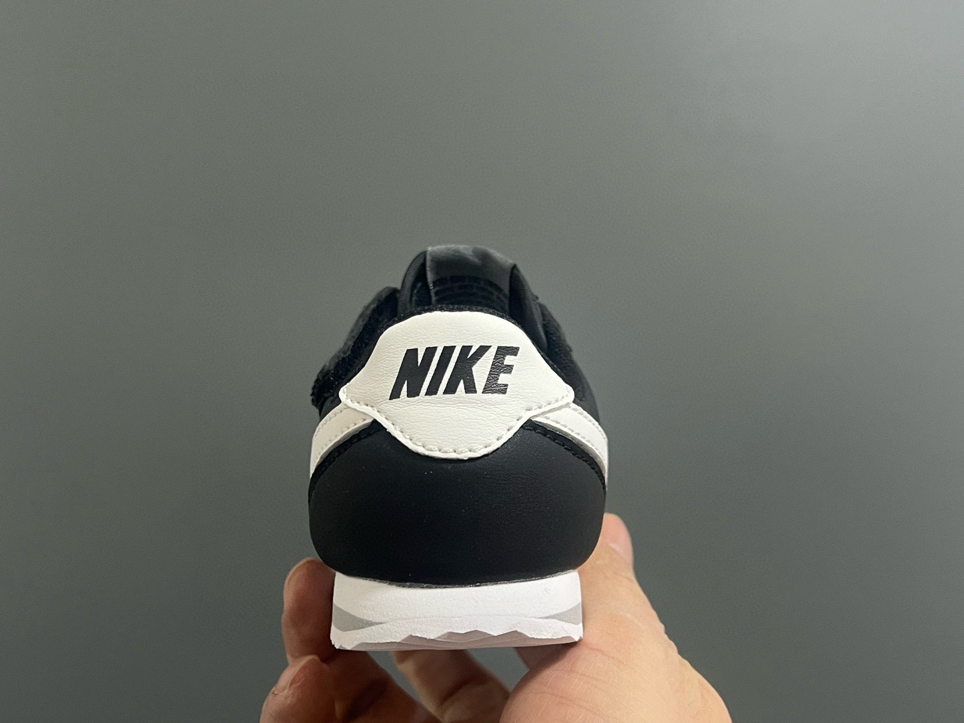 Nike Forrest Gump Classic Velcro Kids Shoes" black"