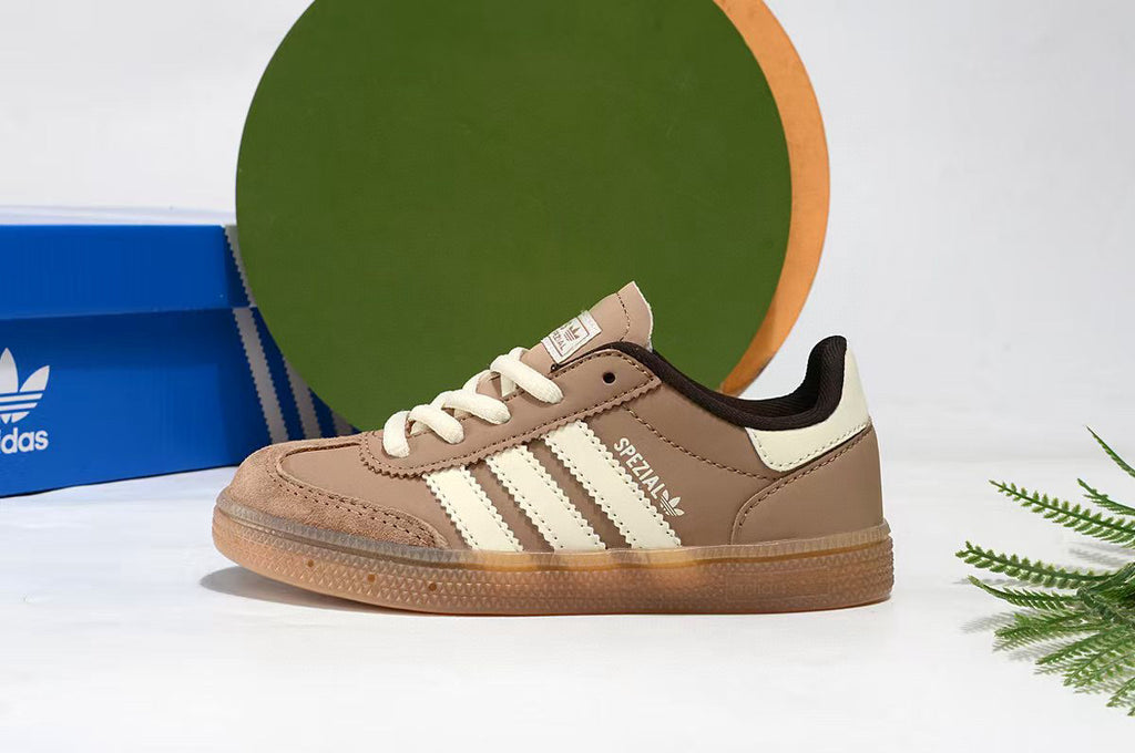 Adidas Dexter III children's shoes" light brwon"