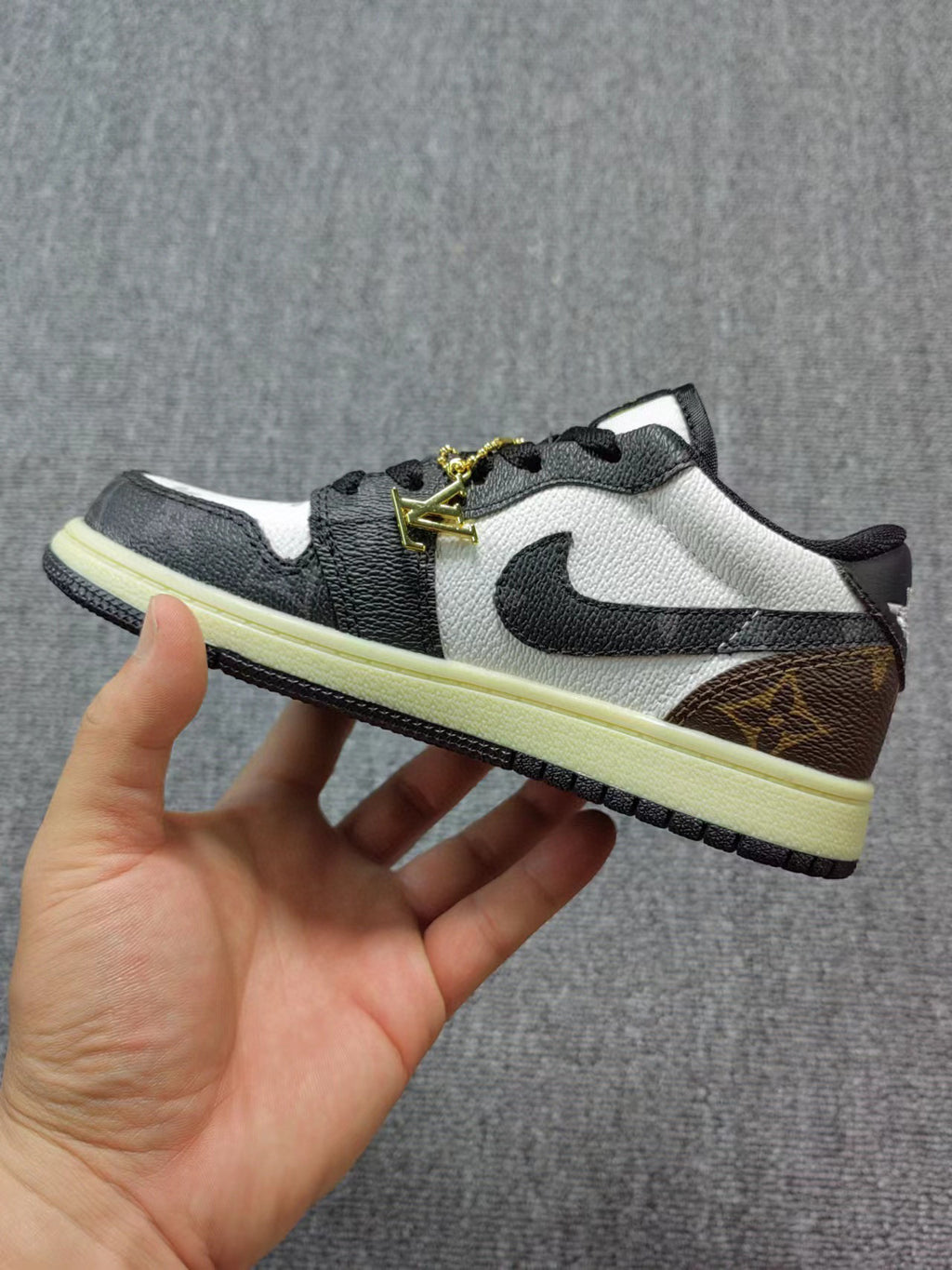 Joe 1 low-top hook LV joint sneakers "white, black"