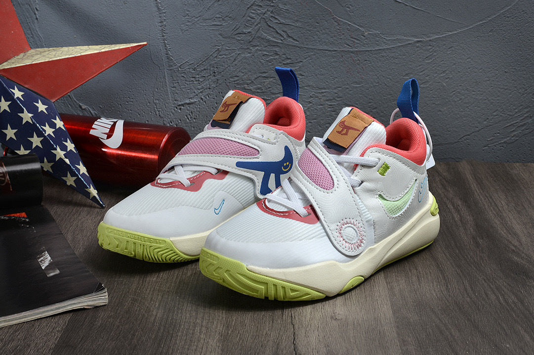 Nike's new UFO slip-on shoes for children" white"