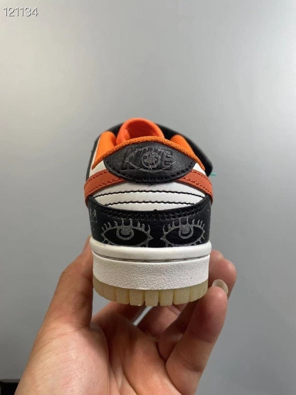 Nike SB single buckle sneakers" white, black"