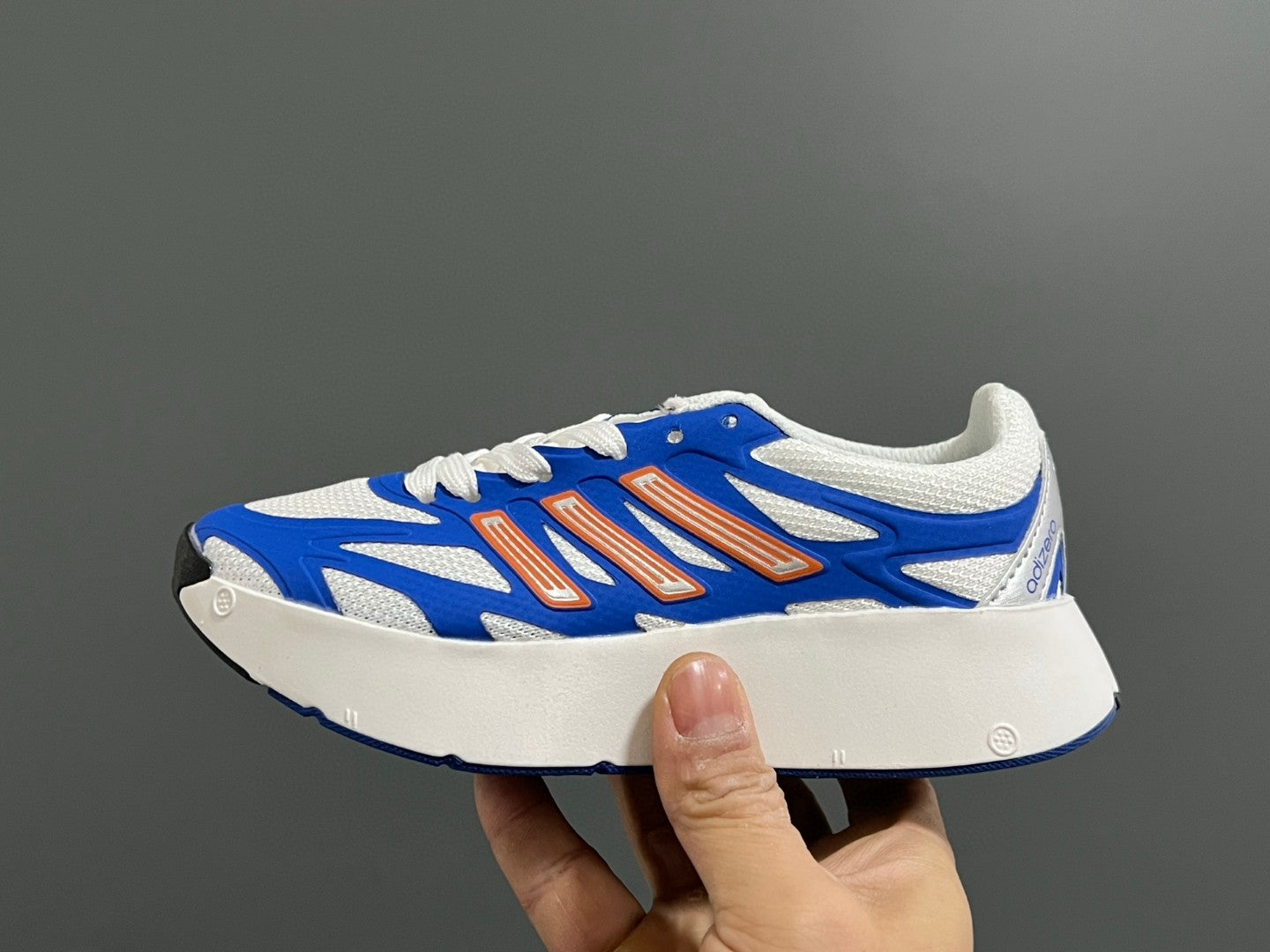 A's new children's shoelace buckle swing sports shoes" white, blue"