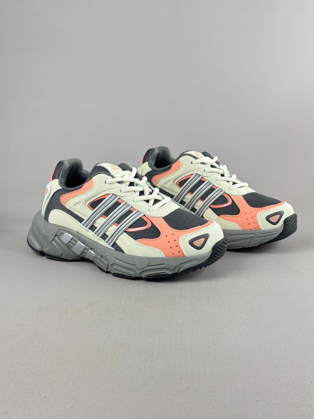 AD response CL retro casual shoes" cream, dark gray"