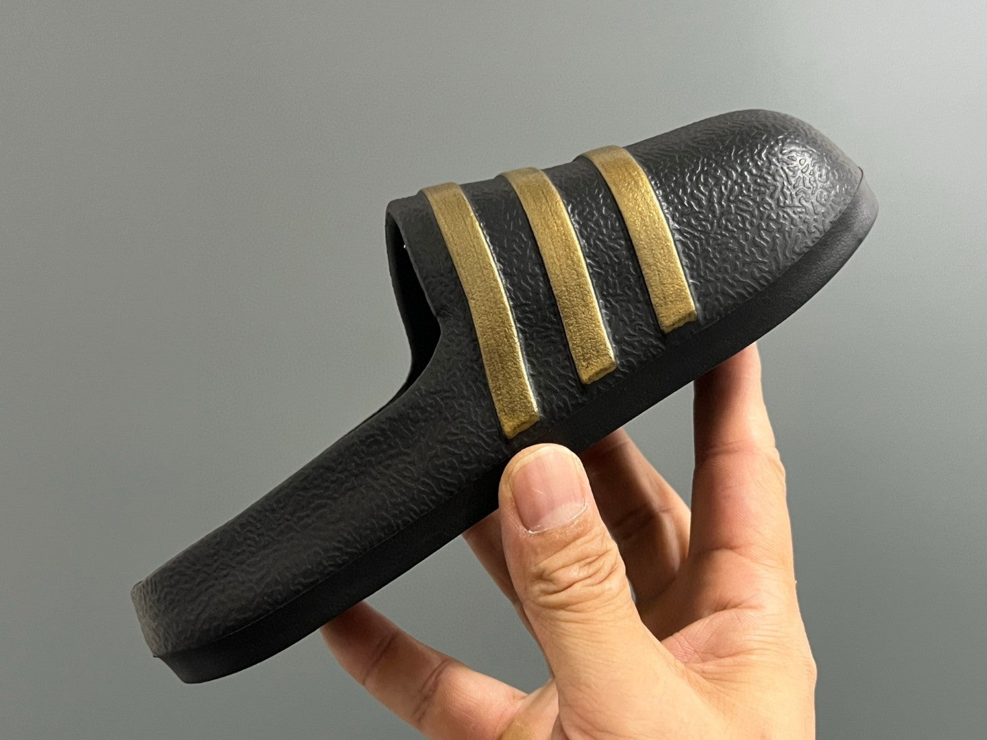 A's new style children's slippers with closed toe cap" Dark brown"