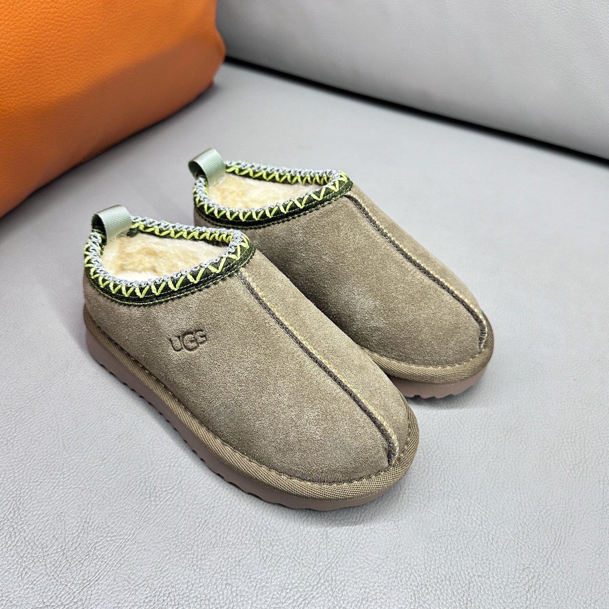 U-GG correct version" light brown"