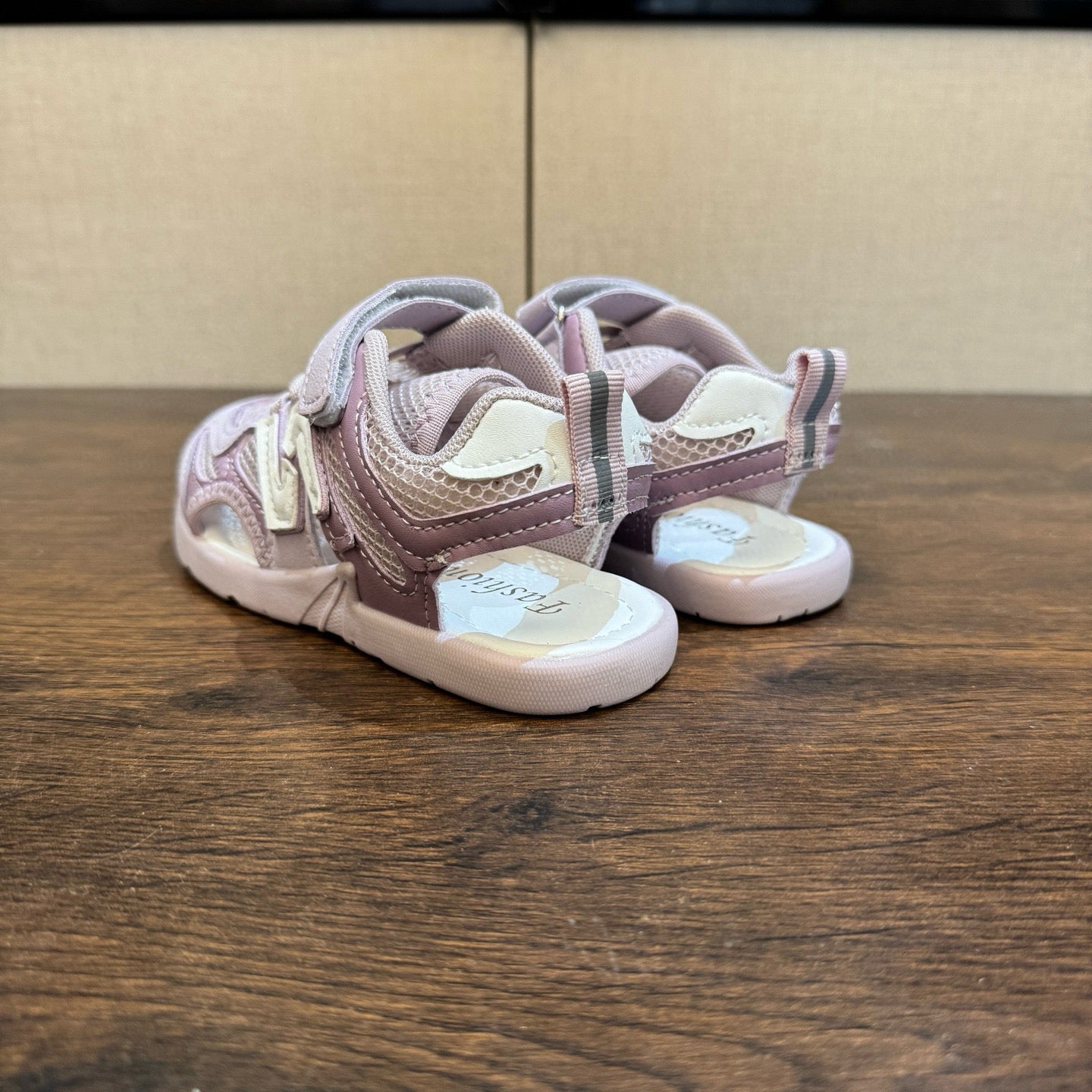 Miumiu co-branded river sandals "ight purple"