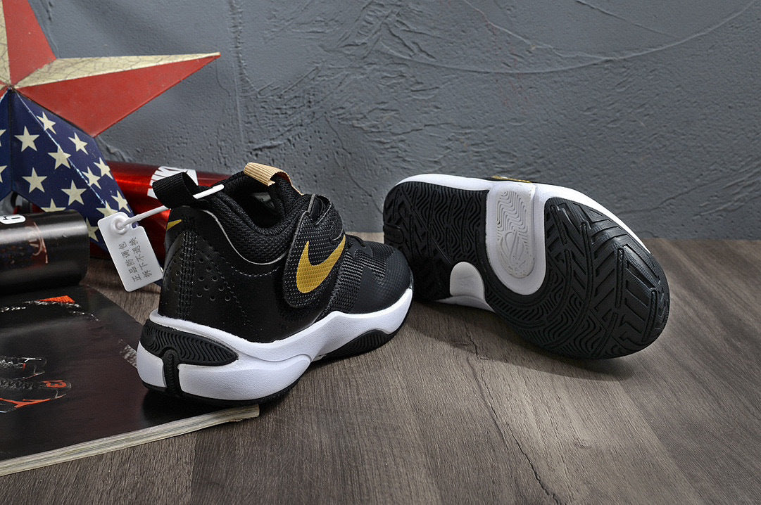 Nike's new UFO slip-on shoes for children" Black"