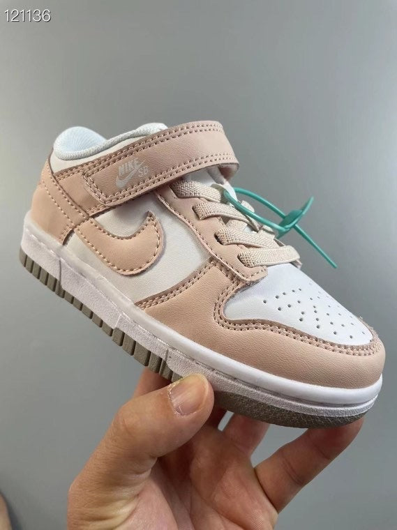 Nike SB single buckle sneakers" white, light pink"
