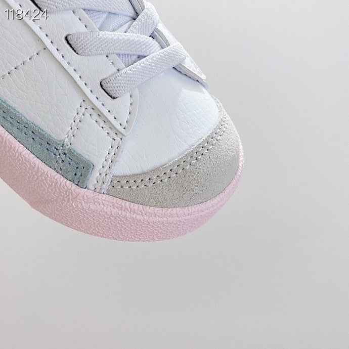 NK Trailblazer Graffiti Low-top" white, pink"