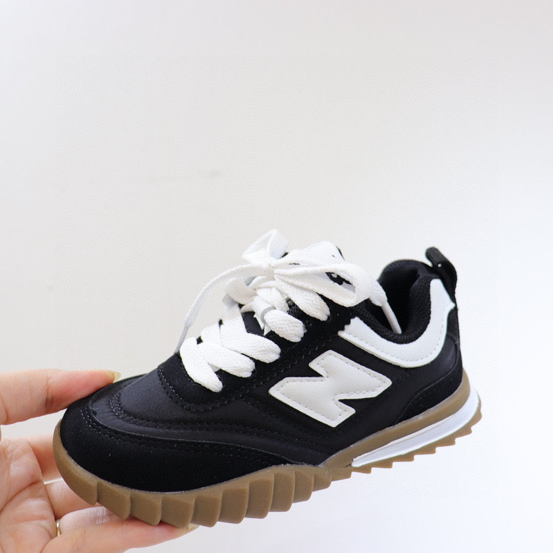 NB overseas version of the shoes" black"