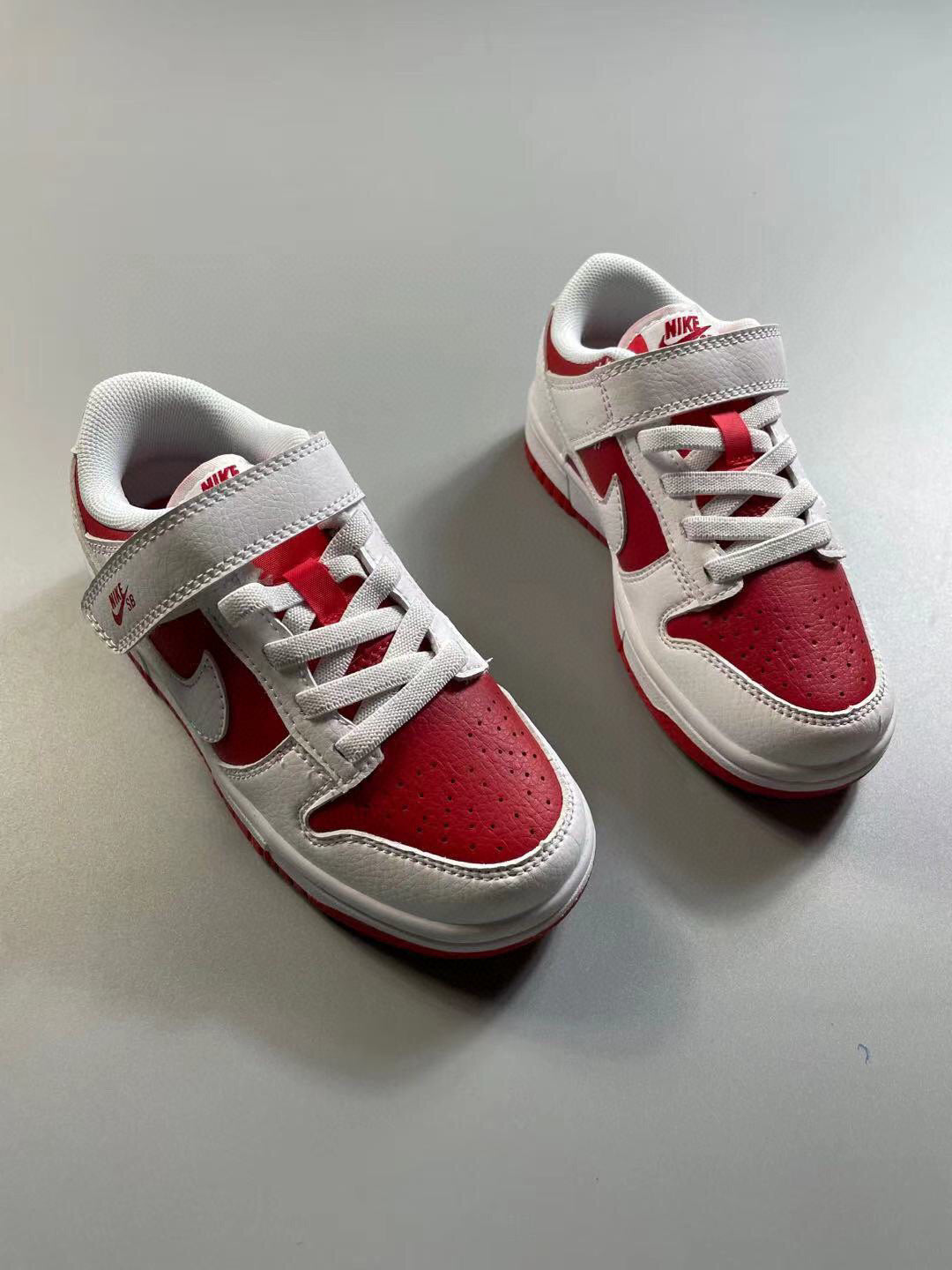 Nike SB single buckle sneakers" white, red"