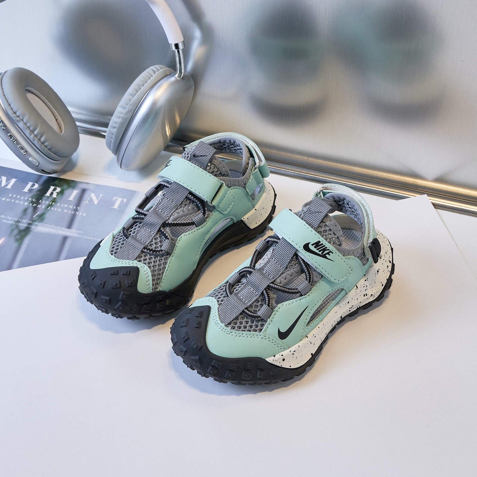 Nike tire bottom Velcro sandals" mint green, gray"{