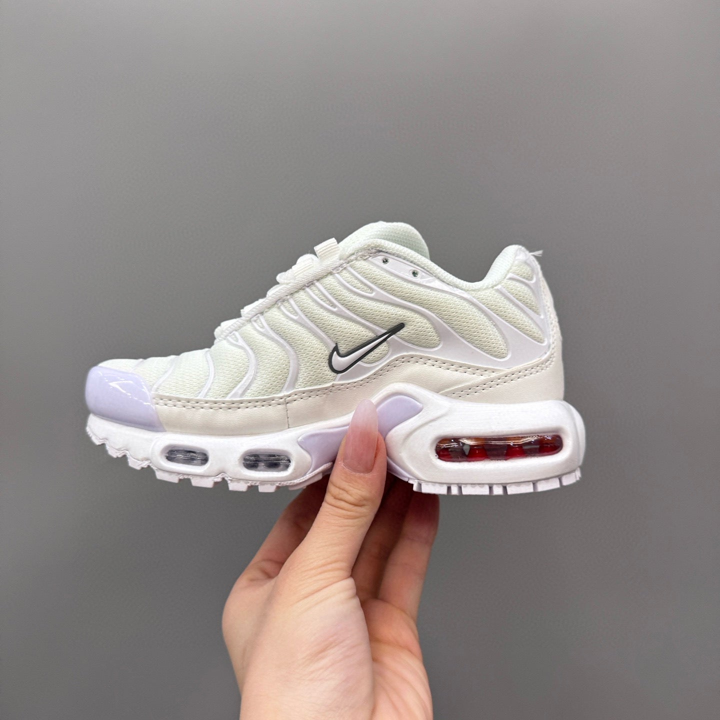 Nike Air Max Plus running shoes " white, &red"