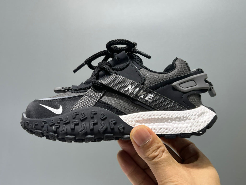 Nike's new tire-soled Velcro children's shoes " black"