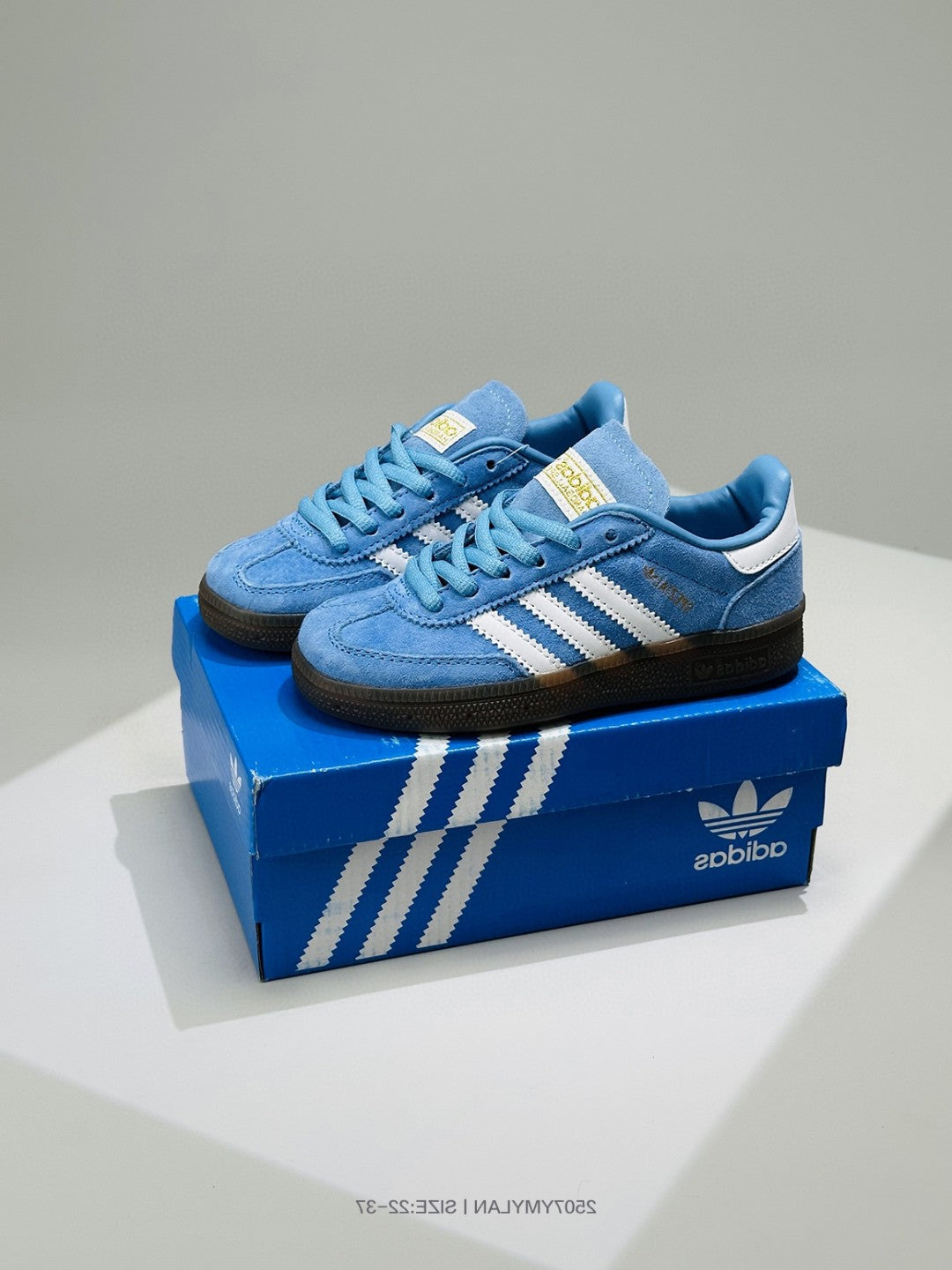 Adidas HANDBALL SPEZIAL Clover College Style Retro" sky blue"