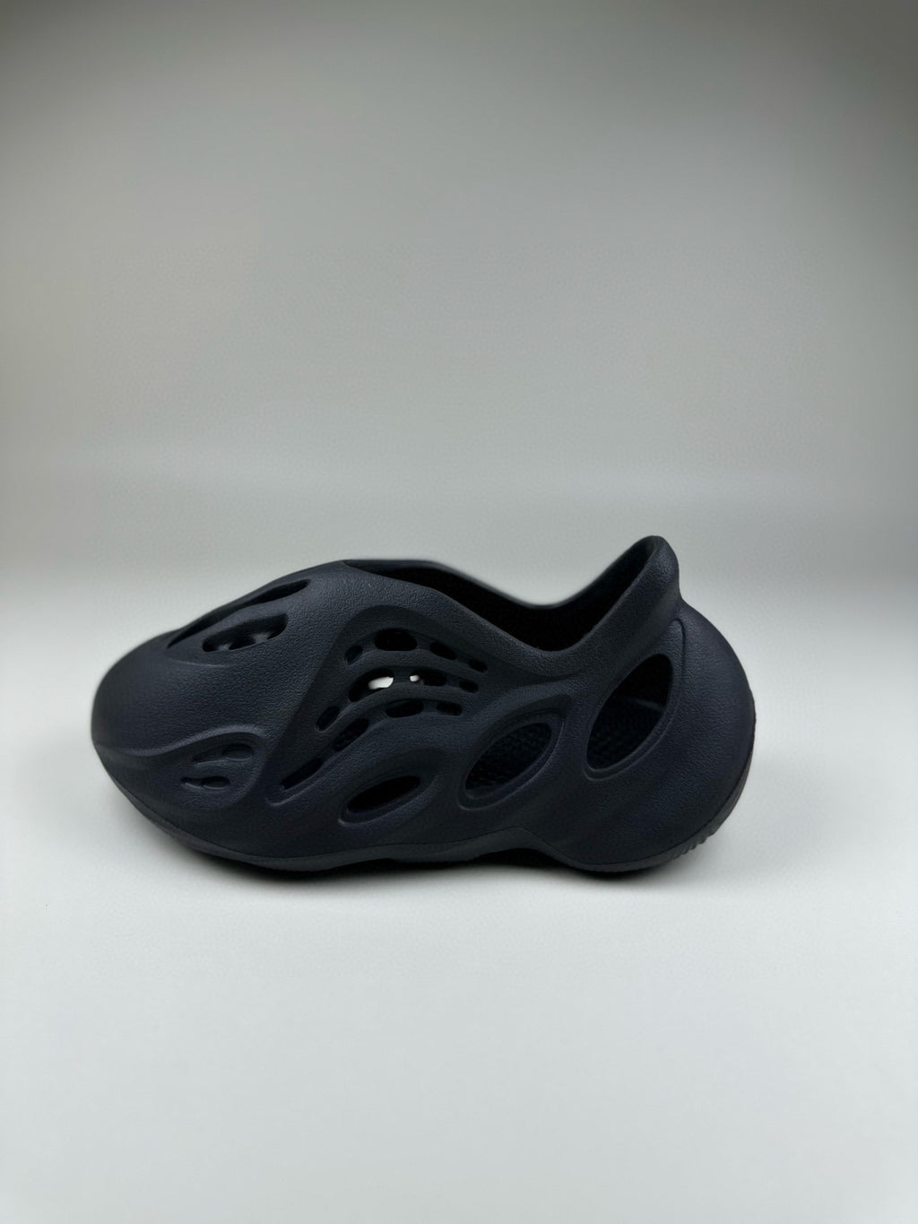 Coconut Crocs" black"