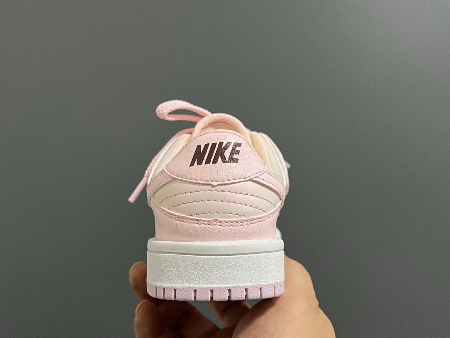 S-shaped low-top co-branded cartoon Velcro " Pink"