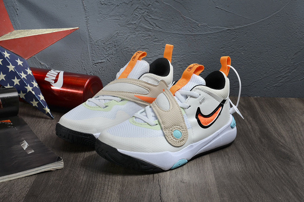 Nike's new UFO slip-on shoes for children" white"