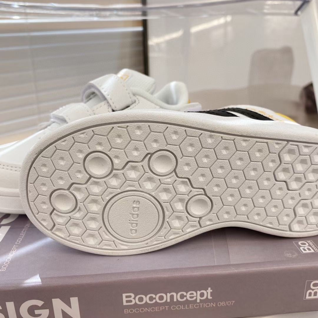 Adidas co-branded Velcro children's shoes" white, black"