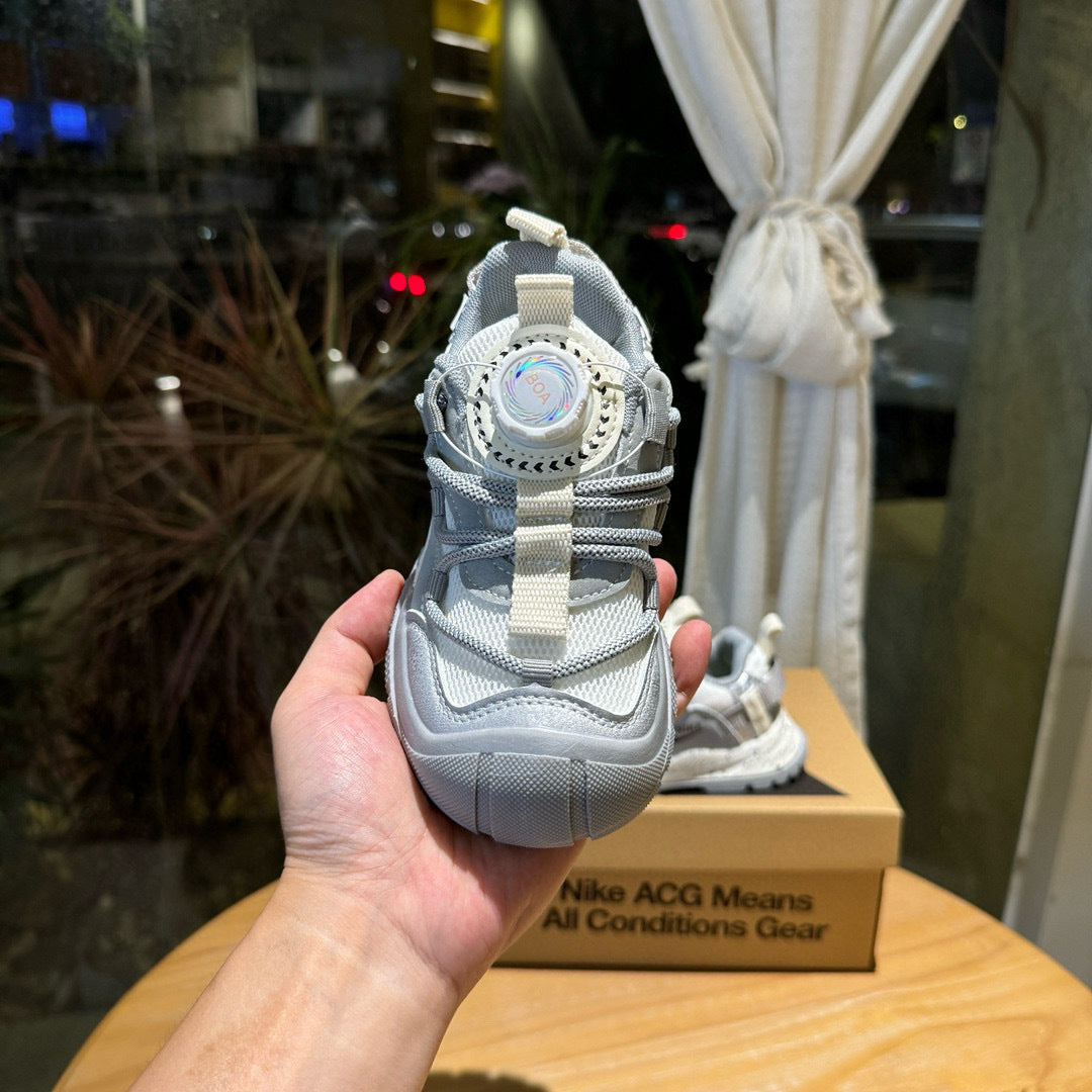 Nike ACG outdoor hiking shoes