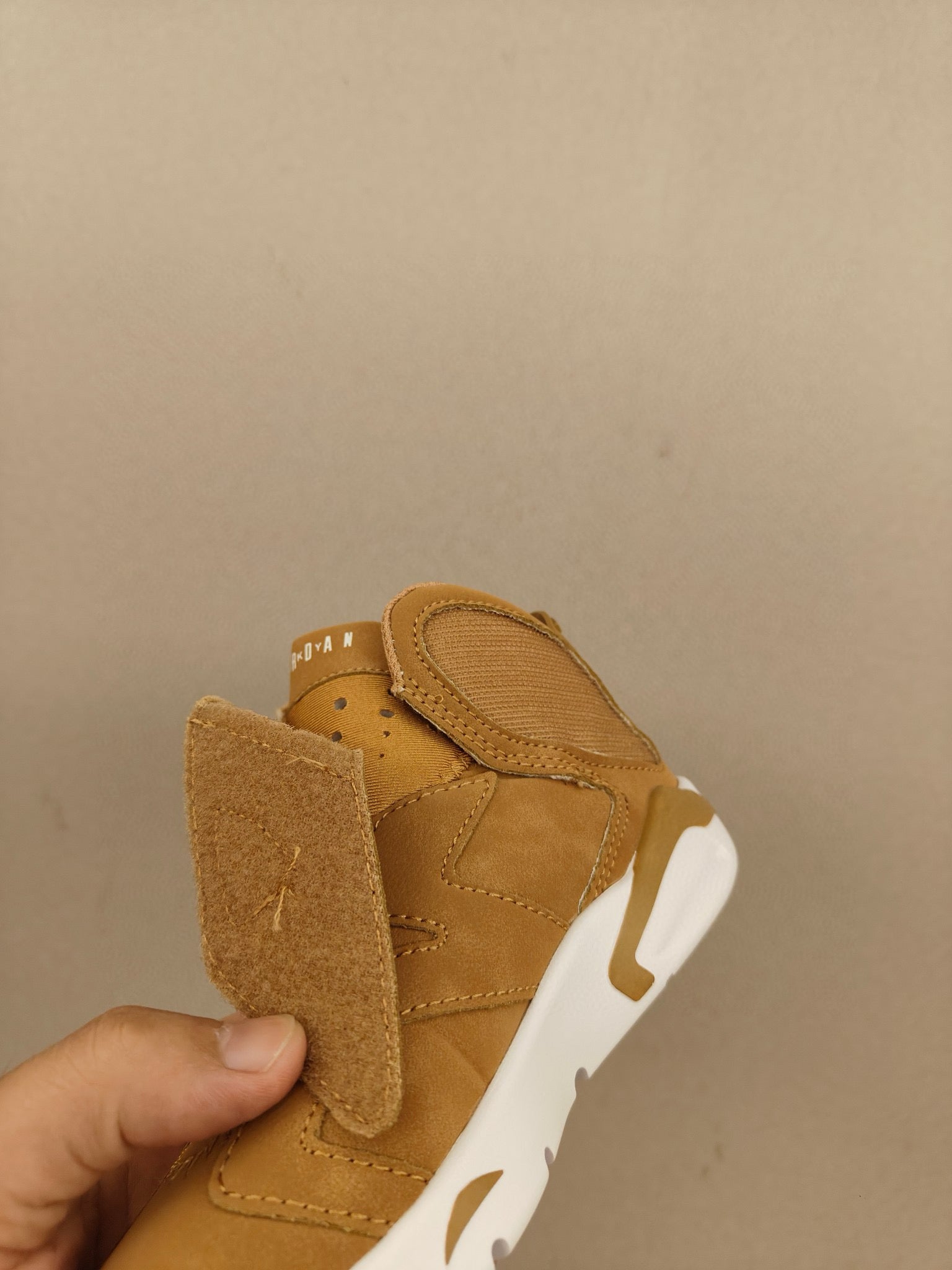 Joe 6 Velcro leather basketball shoes" brown"
