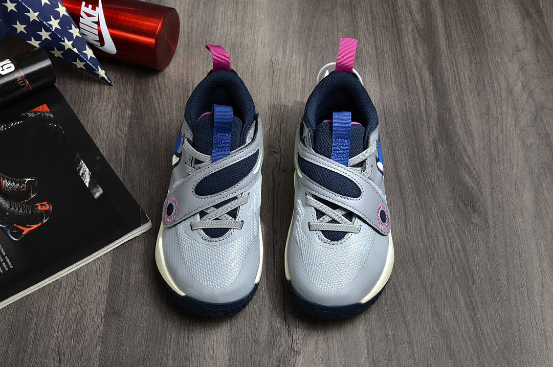 Nike's new UFO slip-on shoes for children" gray"