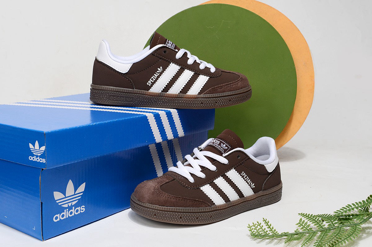 Adidas Dexter III children's shoes" brown"