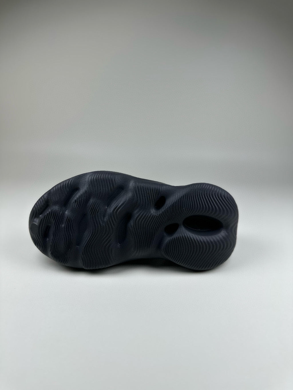 Coconut Crocs" black"