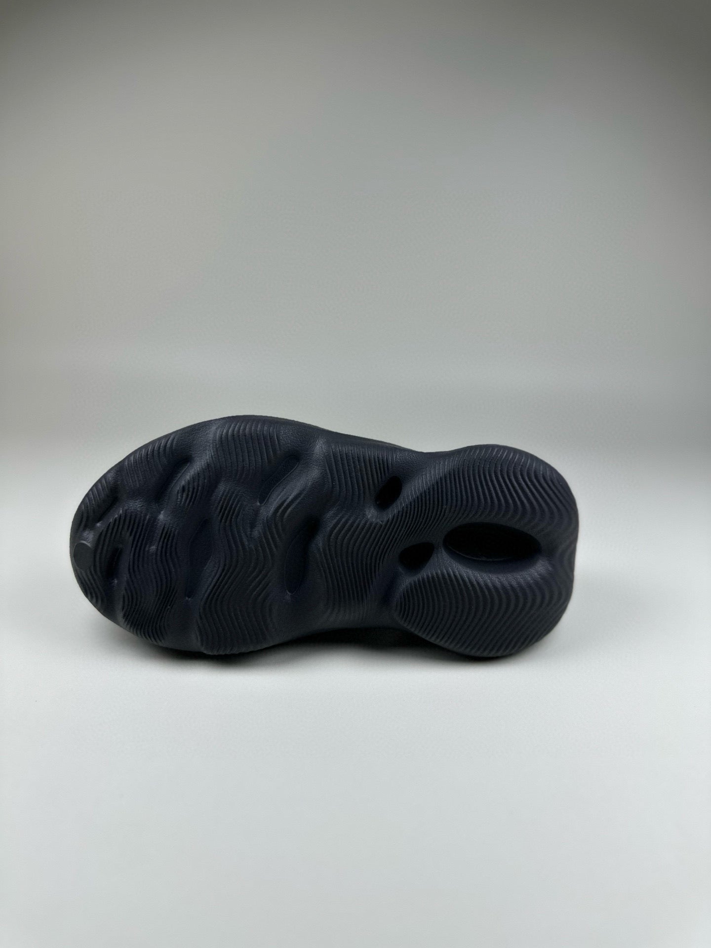 Coconut Crocs" black"