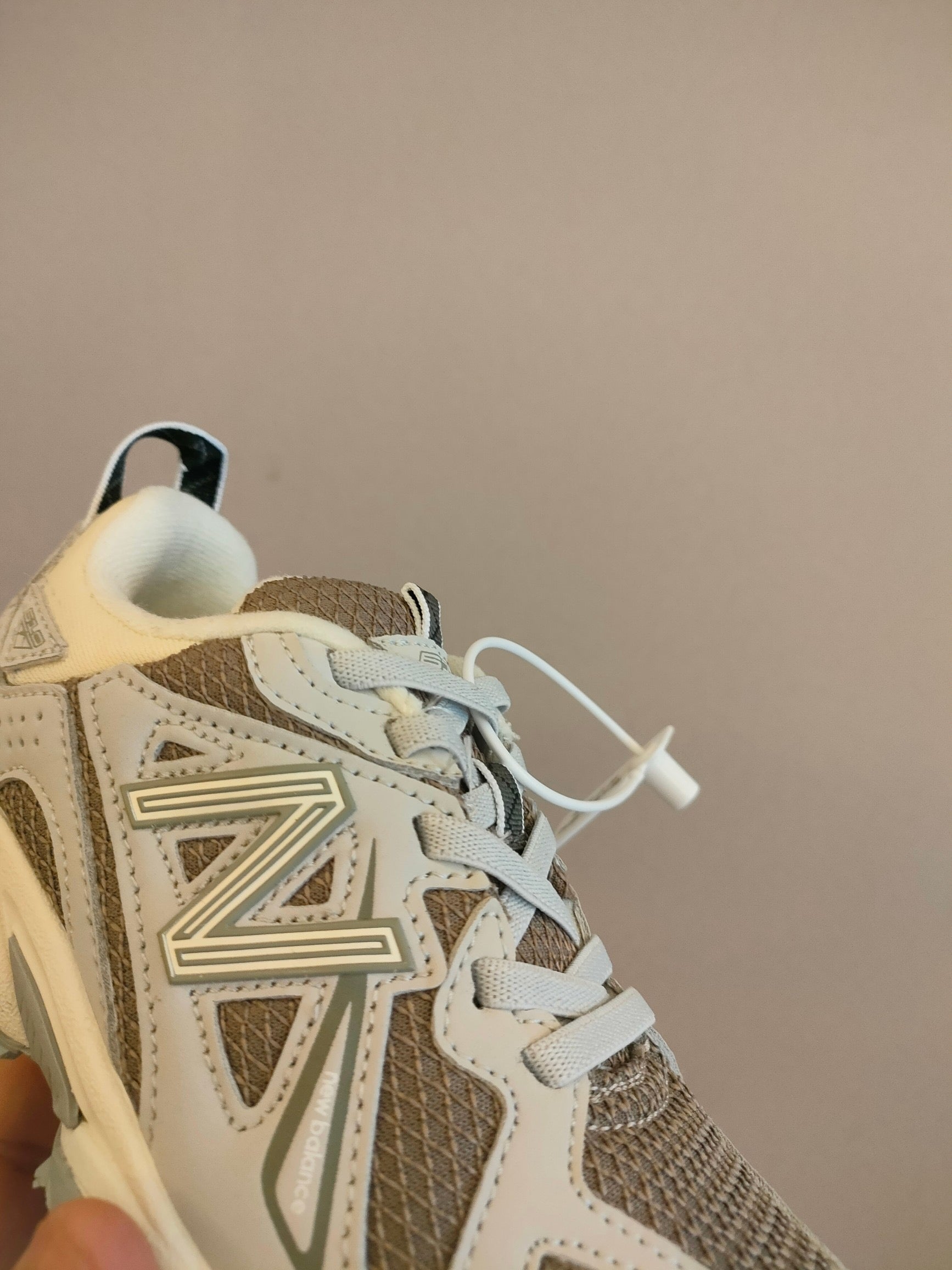 NB610 children's outdoor shoes" gray, brown"
