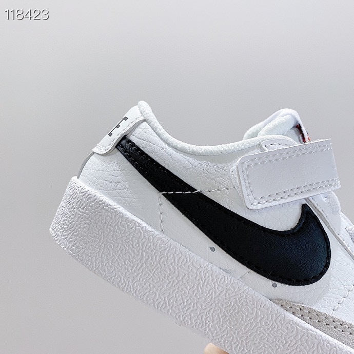 NK Trailblazer Graffiti Low-top" white, pink"