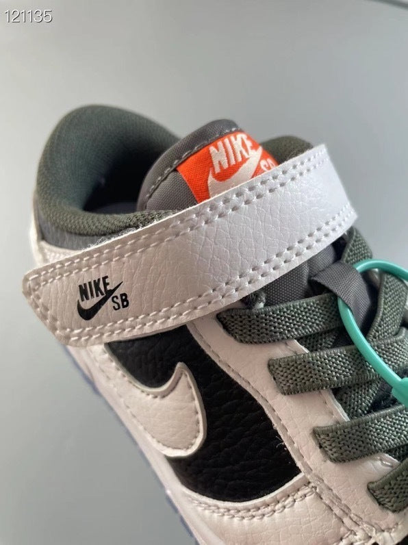 Nike SB single buckle sneakers" white, black"