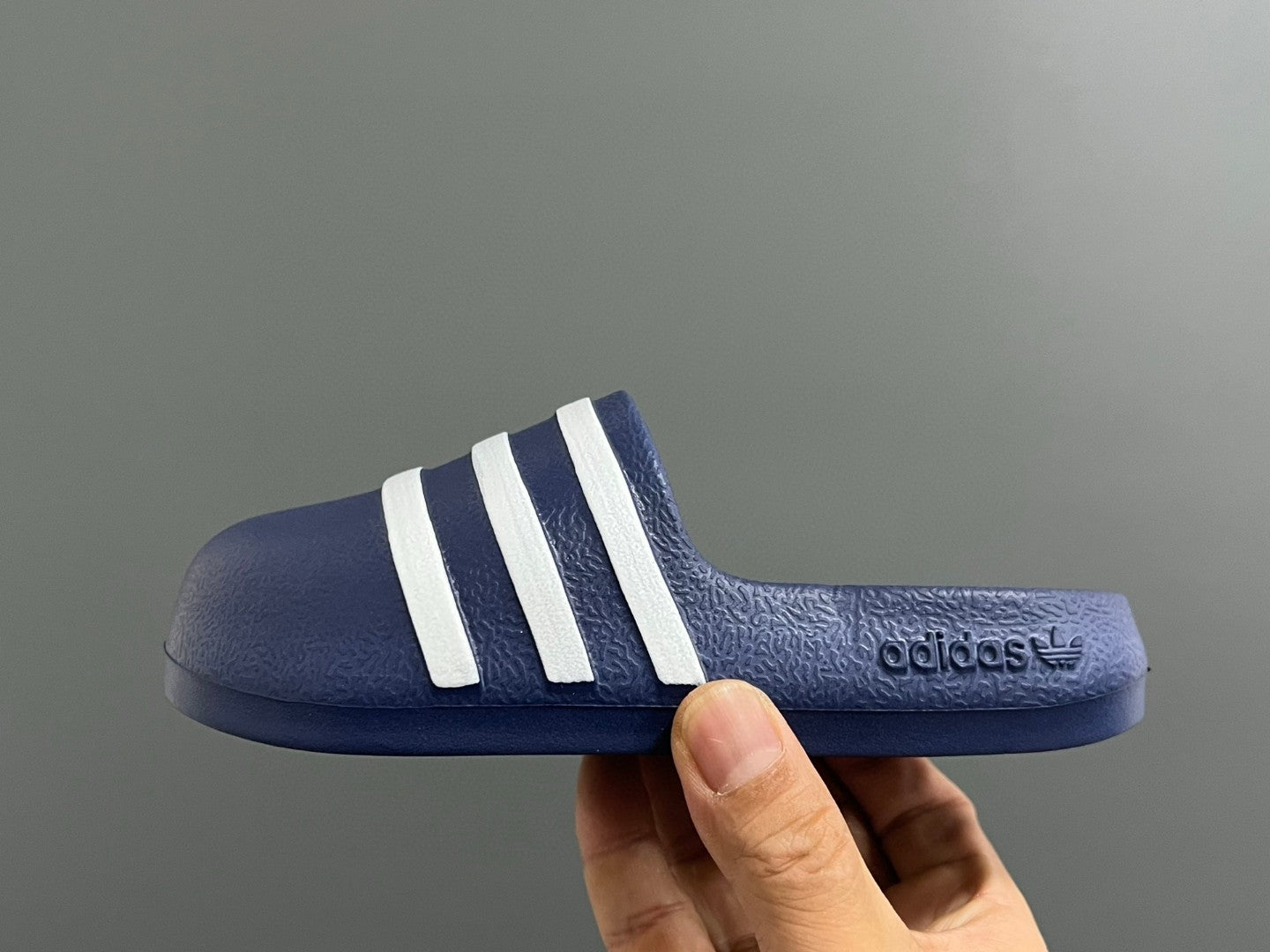 A's new style children's slippers with closed toe cap" Navy"