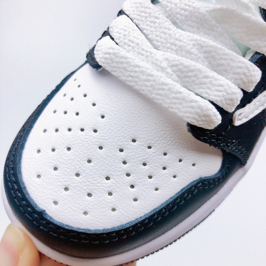 Jordan low-top reverse hook black warrior" white, navy"