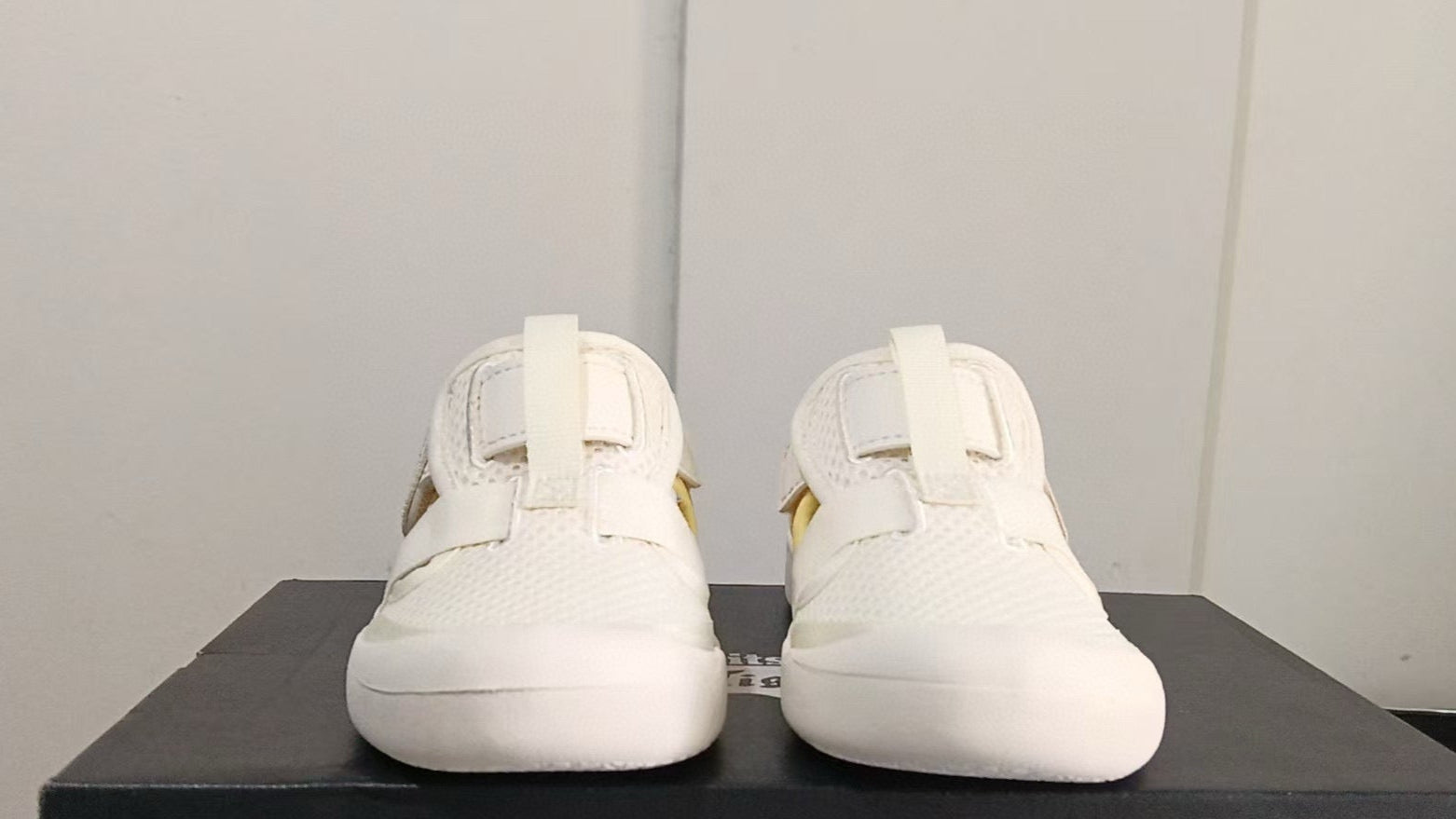 YSS  bread head sandals" white, yellow"