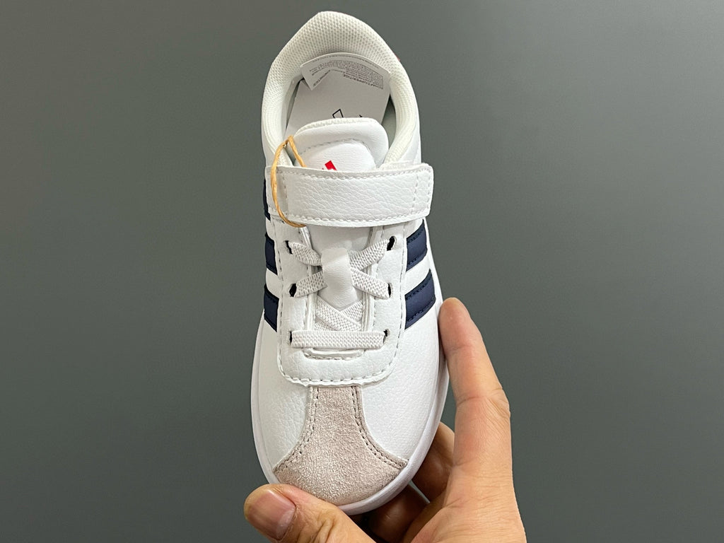Adidas tennis shoes" white, Navy"